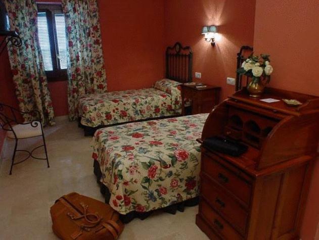 Hostal Emilia Trujillo Exterior photo
